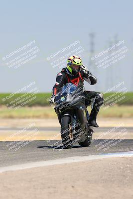 media/Aug-06-2023-TrackDaz (Sun) [[ac7f4f6367]]/B Group/wheelie bump/